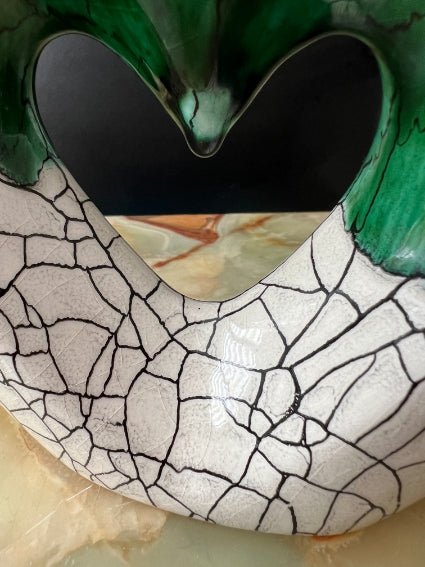 Vase coeur en céramique émaillée, fabrication artisanale à Marrakech