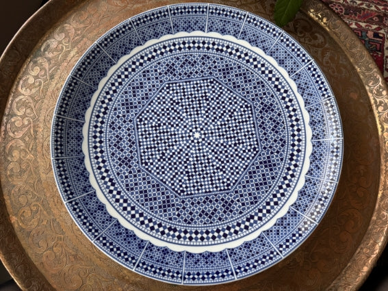 Grand plat rond 40,5 cm porcelaine COCEMA de Fès, Maroc