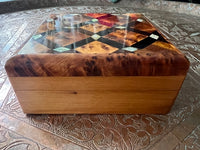 Boîte à bijoux carrée en bois de thuya du Maroc et nacre
