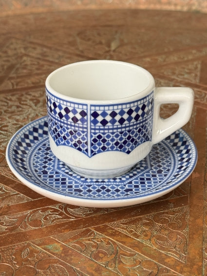 Tasse et sous-tasse unitaire porcelaine COCEMA de Fès, Maroc, bleu de Fès
