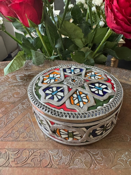 Boîte à bijoux en céramique et métal, fabrication artisanale à Fès, Maroc (modèle n4)