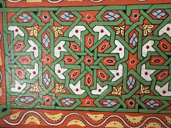 Plateau "zwak" boho en bois peint à la main, fabriqué à Marrakech, taille 25x35 cm (N2)