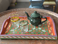 Plateau "zwak" boho en bois peint à la main, fabriqué à Marrakech, taille 25x35 cm (N2)