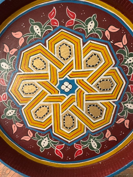 Plateau rond "zwak" boho en bois peint à la main, fabriqué à Marrakech (N2)