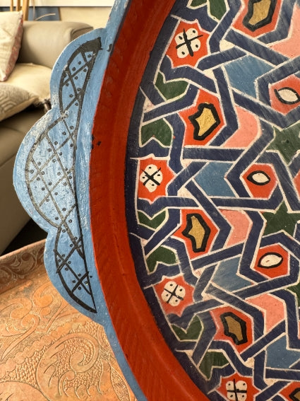 Plateau rond "zwak" boho en bois peint à la main, fabriqué à Marrakech (N3)