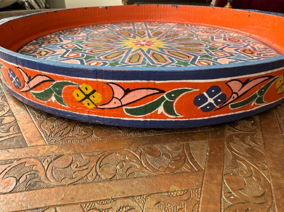 Plateau rond "zwak" boho en bois peint à la main, fabriqué à Marrakech (N3)