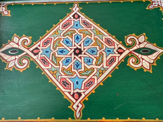 Plateau "zwak" boho en bois peint à la main, fabriqué à Marrakech, taille 30x43 cm (N1)