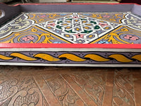 Plateau "zwak" boho en bois peint à la main, fabriqué à Marrakech, taille 30x43 cm (N3)