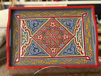 Plateau "zwak" boho en bois peint à la main, fabriqué à Marrakech, taille 30x43 cm (N5)