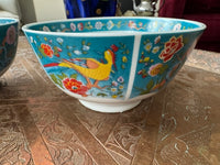 Lot de 2 bols porcelaine COCEMA de Fès, Maroc, décor de paon sur fond turquoise