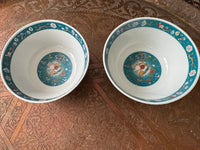 Lot de 2 bols porcelaine COCEMA de Fès, Maroc, décor de paon sur fond turquoise