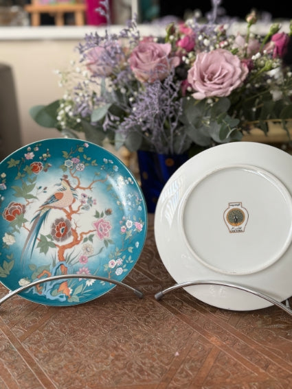 Lot de 2 assiettes à dessert 20 cm porcelaine COCEMA de Fès, Maroc, décor de paon sur fond turquoise