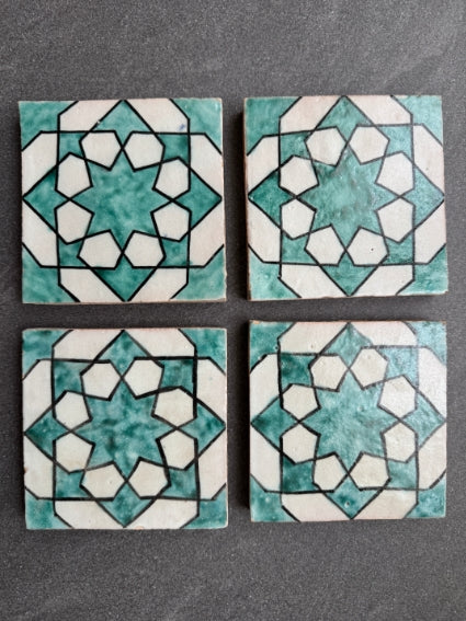 Lot de 4 carreaux de zellige marocains, fabrication artisanale à Fès, pour sols ou murs (M1)