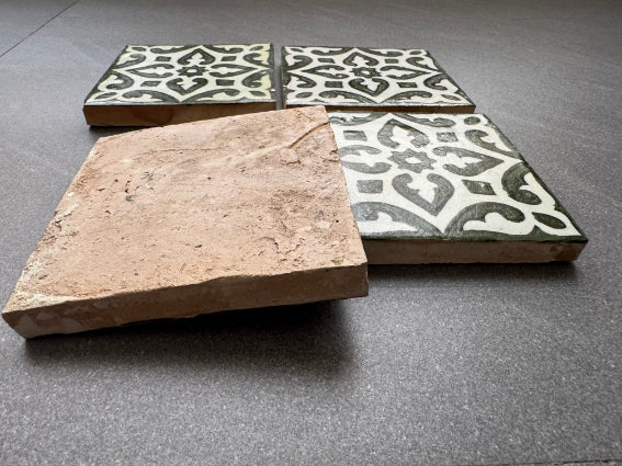 Lot de 4 carreaux de zellige marocains, fabrication artisanale à Fès, pour sols ou murs (M2)