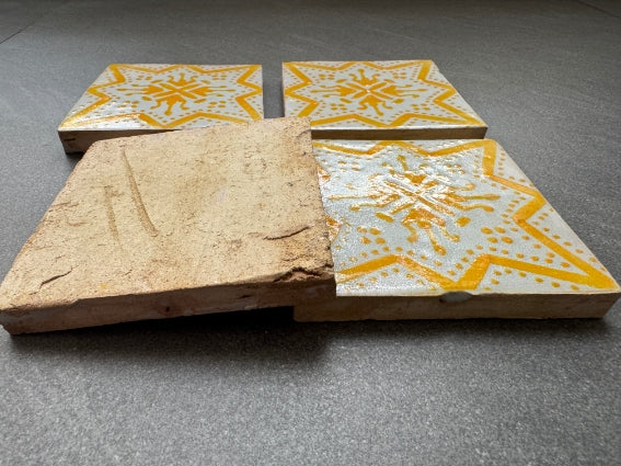 Lot de 4 carreaux de zellige marocains, fabrication artisanale à Fès, pour sols ou murs (M3)