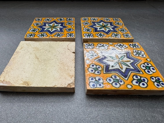 Lot de 4 carreaux de zellige marocains, fabrication artisanale à Fès, pour sols ou murs (M21)