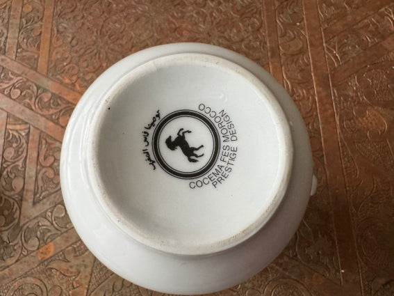 Pot à lait en porcelaine COCEMA de Fès, Maroc, décor "Taous"