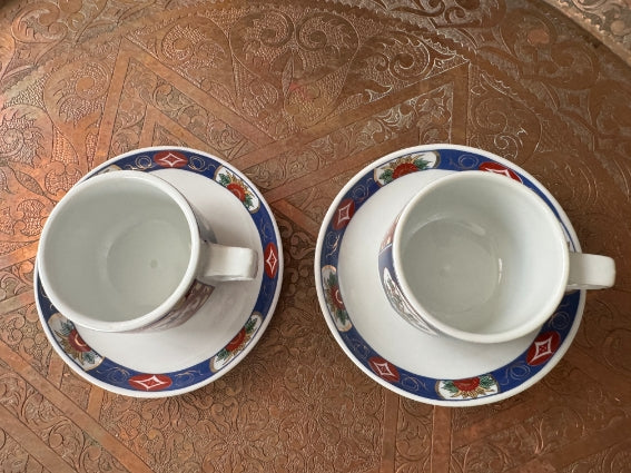 Lot de 2 tasses en porcelaine COCEMA de Fès, Maroc, décor "Taous"