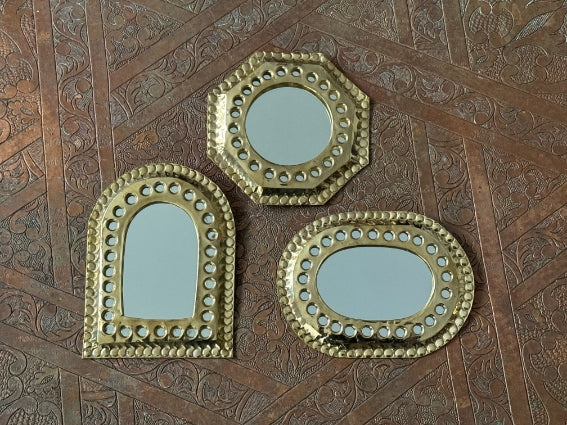 Lot de 3 miroirs en laiton perforé, fabrication artisanale à Marrakech