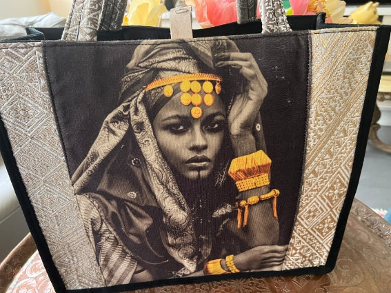 Sac ethnique d'inspiration berbère du Maroc, beige et noir