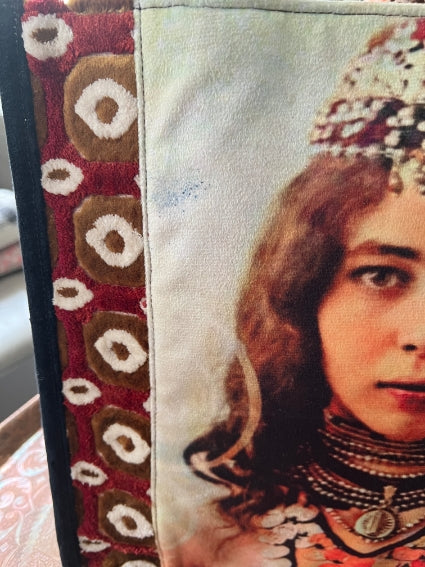 Sac ethnique d'inspiration berbère du Maroc, motif fleuri