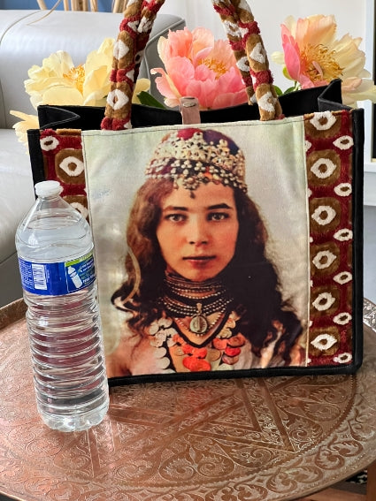Sac ethnique d'inspiration berbère du Maroc, motif fleuri