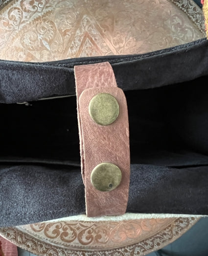 Sac ethnique d'inspiration berbère du Maroc, motif fleuri