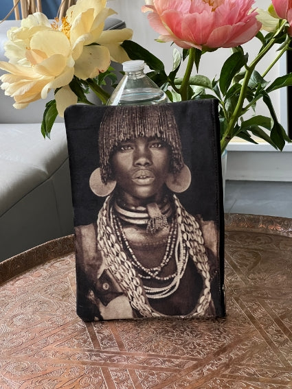 Pochette ethnique d'inspiration Masaï, fabriquée au Maroc