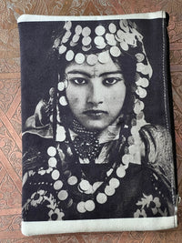 Pochette ethnique d'inspiration Berbère, fabriquée au Maroc