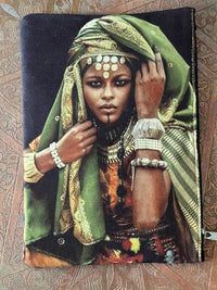Pochette ethnique d'inspiration Berbère, en couleur, fabriquée au Maroc