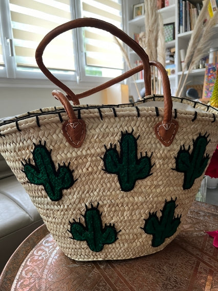 Panier tressé à la main à Marrakech, décoration de cactus, anses en cuir