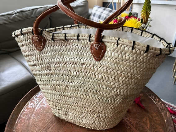 Panier tressé à la main à Marrakech, décoration de cactus, anses en cuir