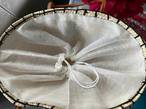 Panier tressé à la main à Marrakech, décoration de cactus, anses en cuir