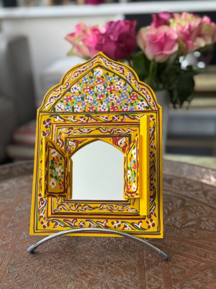 Miroir en bois peint, motifs "zwak", fabrication artisanale à Marrakech (jaune)