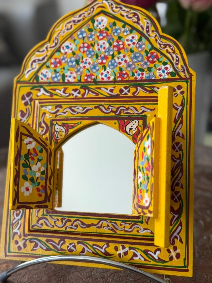 Miroir en bois peint, motifs "zwak", fabrication artisanale à Marrakech (jaune)