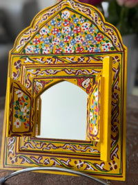 Miroir en bois peint, motifs "zwak", fabrication artisanale à Marrakech (jaune)