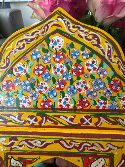 Miroir en bois peint, motifs "zwak", fabrication artisanale à Marrakech (jaune)