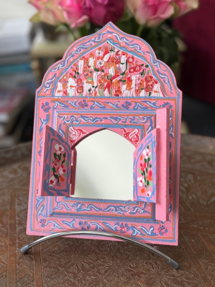 Miroir en bois peint, motifs "zwak", fabrication artisanale à Marrakech (rose)