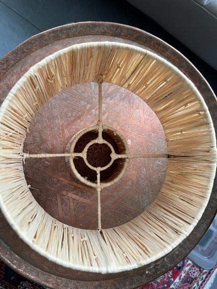 Lampe en raphia couleur naturelle fabriquée à la main au Maroc hauteur 30 cm