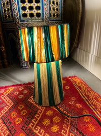 Lampe en raphia rayures vertes fabriquée à la main au Maroc hauteur 27,5 cm