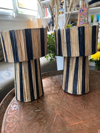 Lot de 2 lampes en raphia rayures grises fabriquées à la main au Maroc hauteur 28 cm