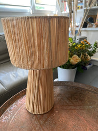 Lampe en raphia couleur naturelle fabriquée à la main au Maroc hauteur 41 cm