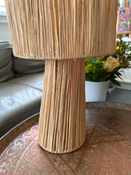 Lampe en raphia couleur naturelle fabriquée à la main au Maroc hauteur 41 cm