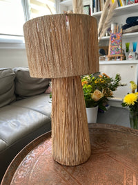 Lampe en raphia couleur naturelle fabriquée à la main au Maroc hauteur 49,5 cm