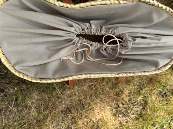 Panier tressé à la main à Marrakech, anses longues en cuir