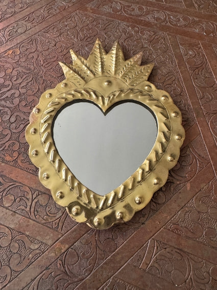 Joli miroir ex-voto en laiton, fabrication artisanale à Marrakech