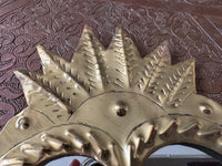 Joli miroir ex-voto en laiton, fabrication artisanale à Marrakech