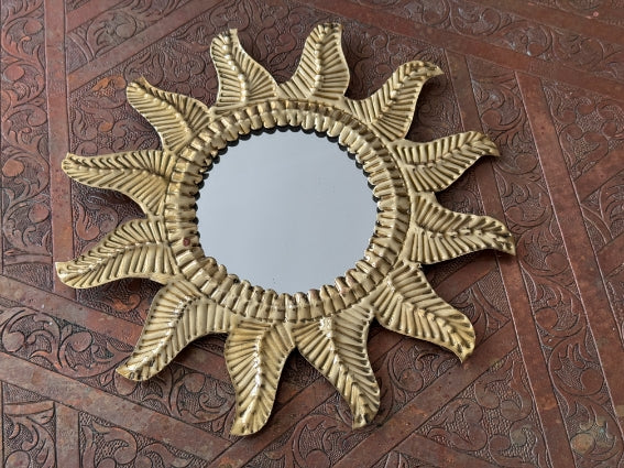 Joli miroir soleil en laiton, fabrication artisanale à Marrakech